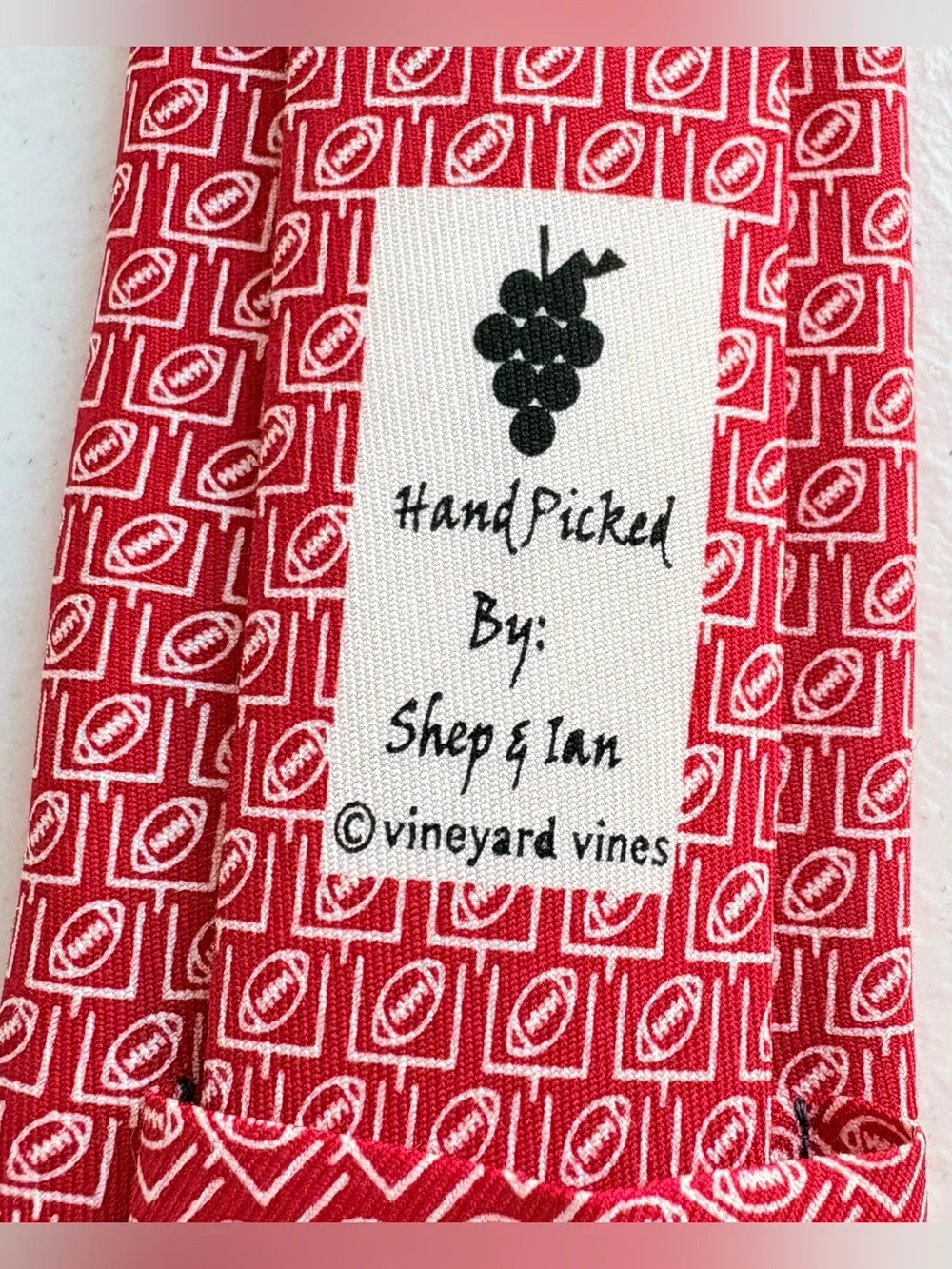 Vineyard Vines Boys Football Tie, silk, Red & White Christmas, holidays